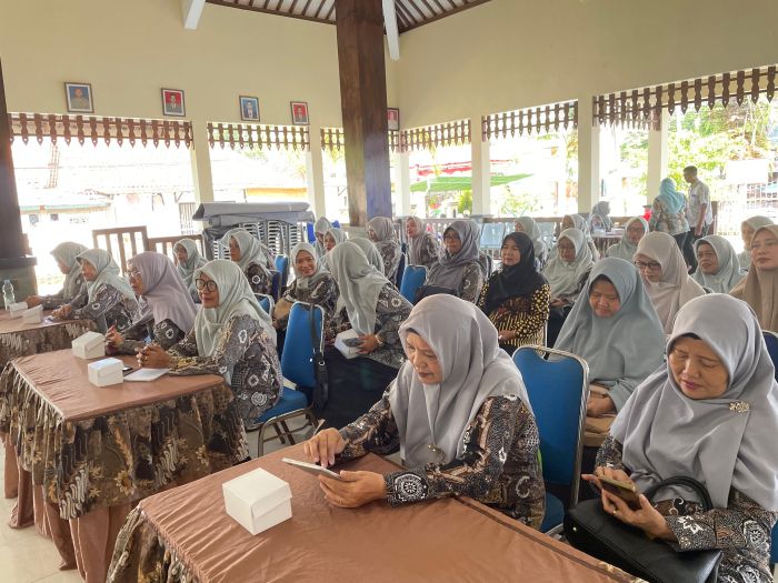 Kegiatan Sosialisasi Rakernas X Tahun 2026 bagi Pengurus TP PKK Kel. Kebumen 01