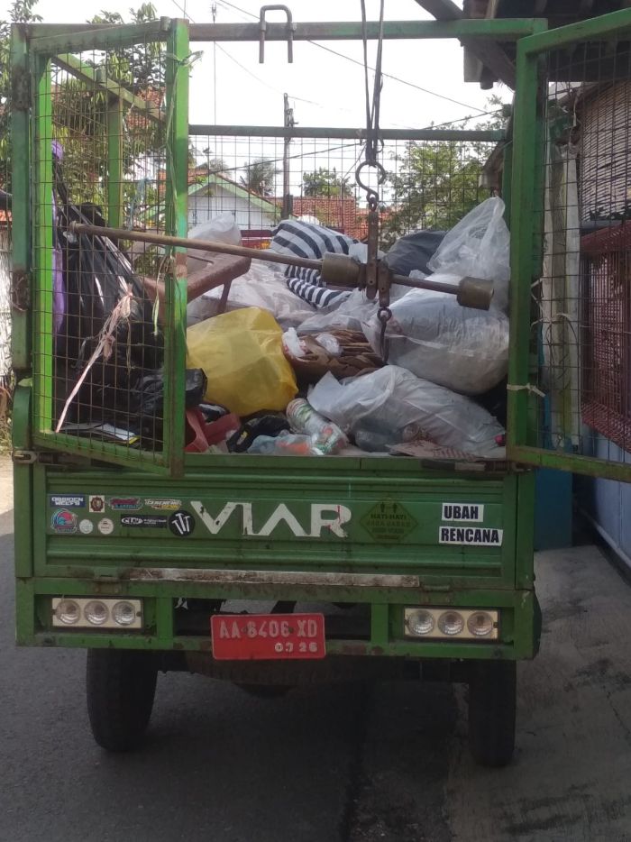 Tprs3r Bank Sampah Samiun membantu mengumpulkan sampah Jalan sehat Muhammadiyah. 01