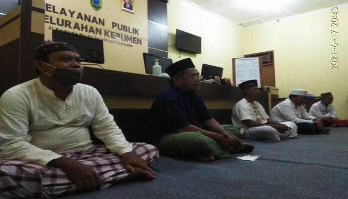 Kegiatan Yasin Tahlil Jumat Kliwon di Kelurahan Kebumen 02