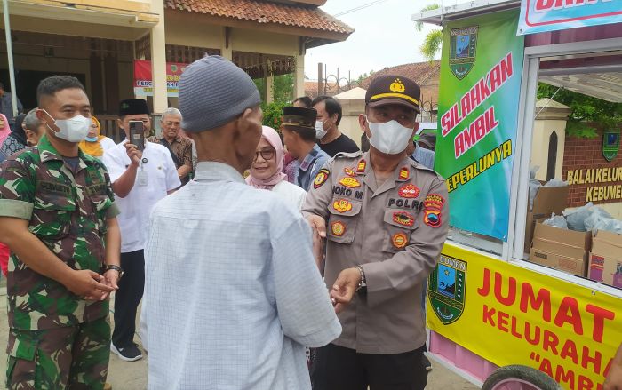 Kelurahan Kebumen Launching Program Jum'at Berkah 01